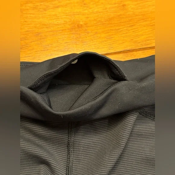 Lululemon Crops Sz12 - Picture 4 of 4